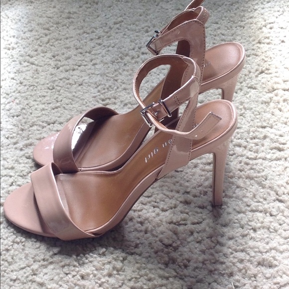 Steve Madden nude shoes - Picture 2 of 3